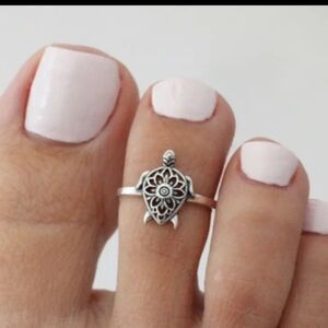 ✨3 FOR $28✨🆕️🐢FILIGREE SEA TURTLE ADJUSTABLE TOE RING - SILVER-TONE🐢